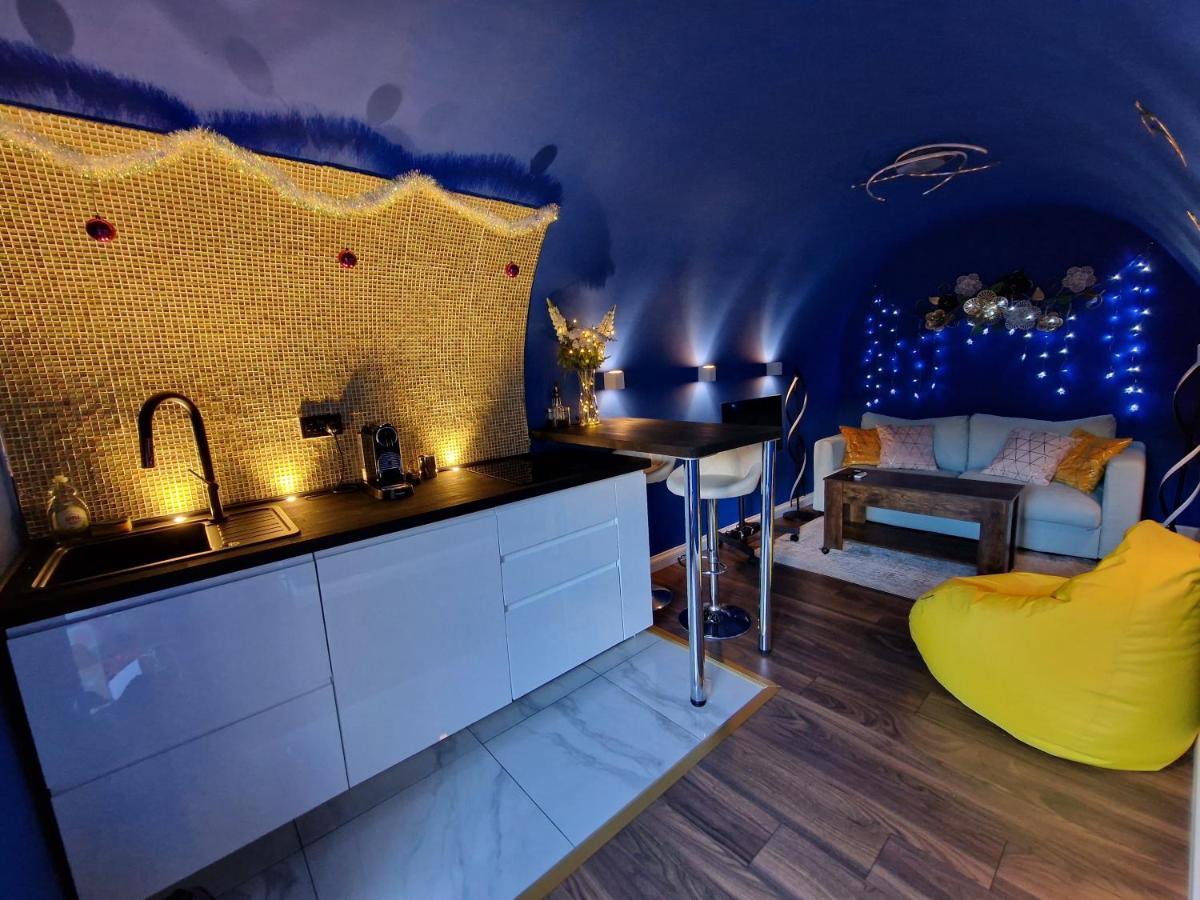 Appartement Quirky Vaulted Flat With Terrace à Bath Extérieur photo